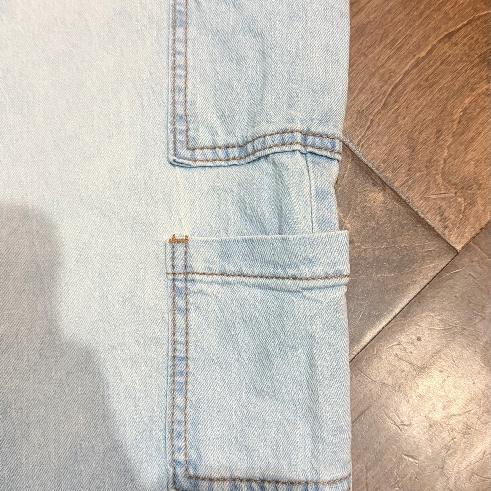 No Boundaries Light Blue Wide-Leg Cargo Jeans - Picture 5 of 6
